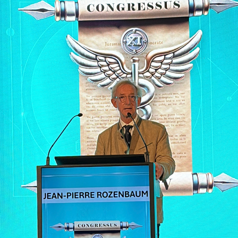 Dr. Jean-Pierre Rozenbaum presenting Intensity IOL at the Romanian ophthalmology congress